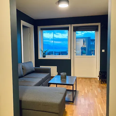 I Apartment *